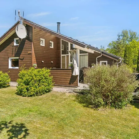 Charming Near Kattegat And Nature Feriehus